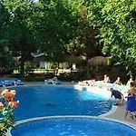 перуника 3* Златни пясъци