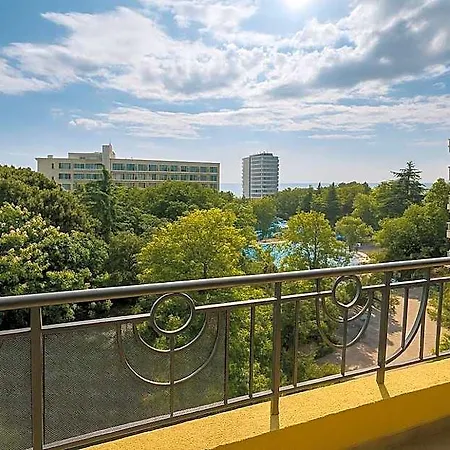 Perunika Golden Sands