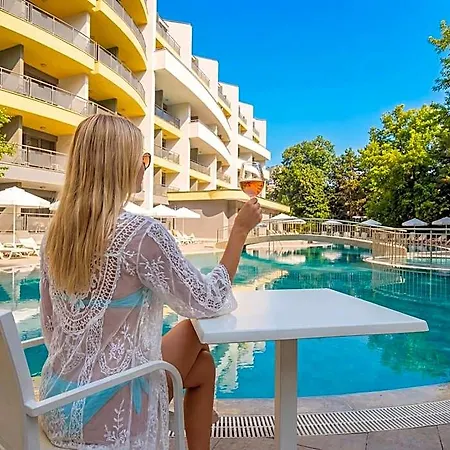 Ξενοδοχείο Perunika 3*